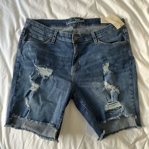 Universal Threads from Target Bermuda Ripped Shorts NWT size 20W